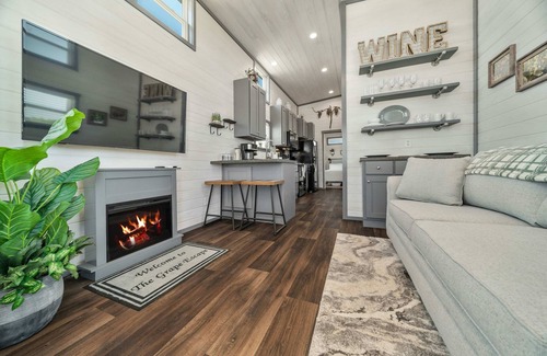 Fredericksburg Cottage | The Grape Escape - 138