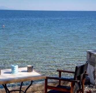 Longos Apartment | The Greek Getaway