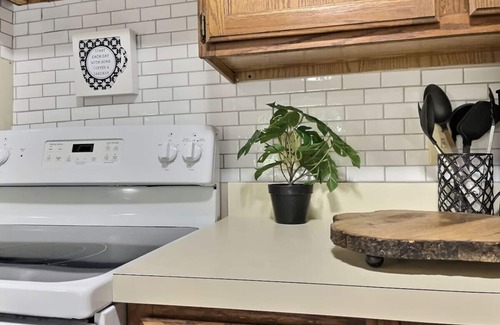 Killington House | The Grizz- AC, Pool, Sauna, Gym, Near Resort
