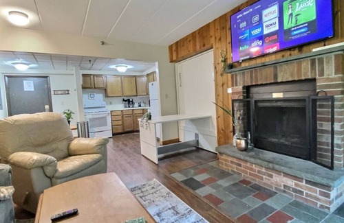Killington House | The Grizz- AC, Pool, Sauna, Gym, Near Resort