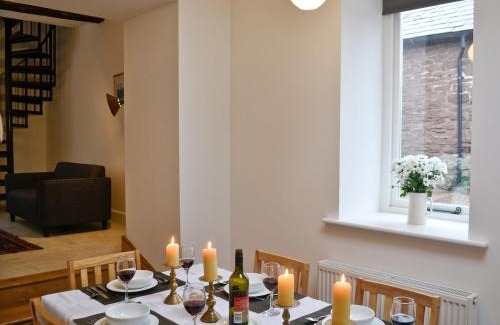 Putley House | The Grooms Cottage