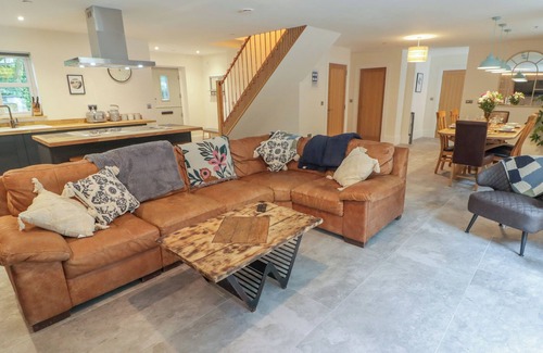 Haverfordwest Cottage | THE GROVE, pet friendly, luxury holiday cottage in Haverfordwest