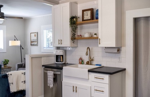 Fort Bragg House | The Grove - Quaint Mendocino cottage just minutes from the beach!