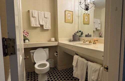 Natchez Bed & Breakfast | The Guest House Historic Mansion