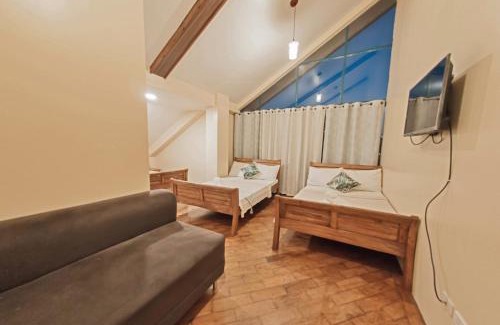 Baguio Hotel | The Half House by Elmar Cabin