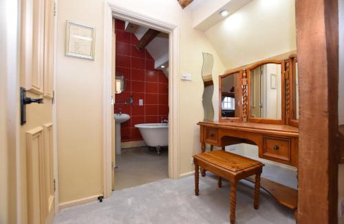 Halford Hotel | The Halford Bridge Inn