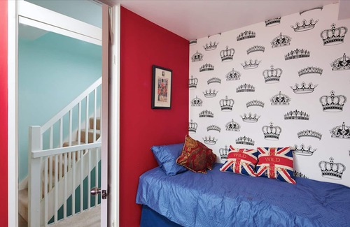 Elephant and Castle House | The Hampton Residence
