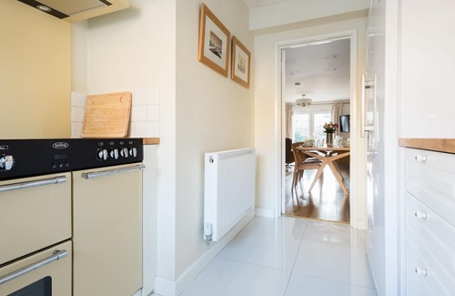Elephant and Castle House | The Hampton Residence