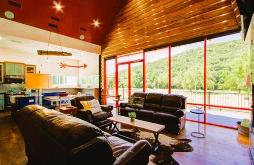 Glenwood House | The Hangout on the Caddo River