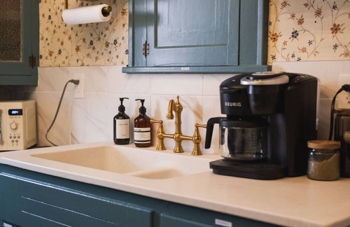 Southeast Omaha Apartment | The Hansom Park Cottage Duplex