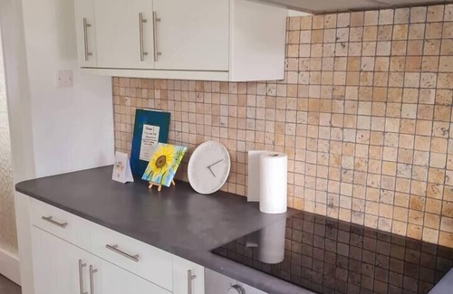 Waltham Cross House | The Happy Place, welcome to this cosy home sat in a quite part of Waltham Cross.