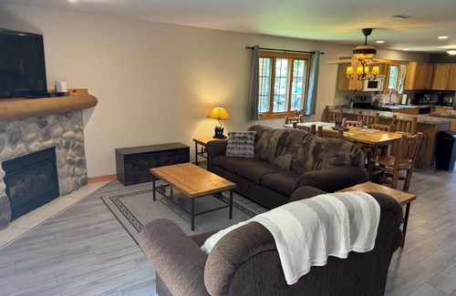 Oglesby Cabin | The Happy Traveler - Cabin at Starved Rock State Park