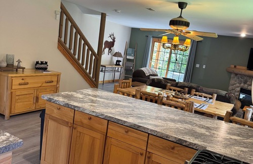 Oglesby Cabin | The Happy Traveler - Cabin at Starved Rock State Park