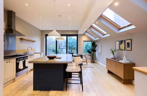 Harlesden House | The Harlesden Haven - Stunning 4BDR with Garden