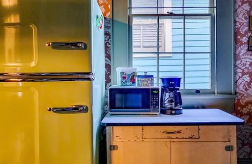 Faubourg Marigny House | The Harlot House w Salt Pool/Spa, 5 bed 3 bath, walkable neighborhood w restaur