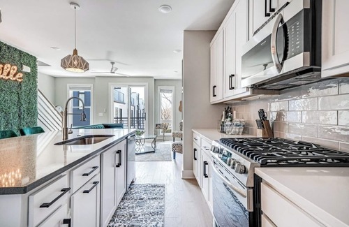 Talbot's Corner House | The Harmony House Sleeps 12