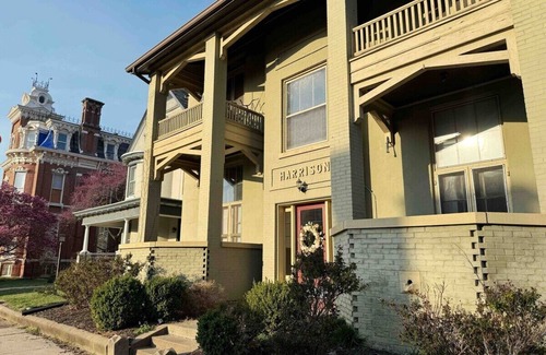 Evansville Apartment | The Harrison H/1BR/1BA Downtown Apt