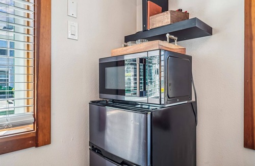 Downtown Cannon Beach House | The Harrison Inn * Studio - New Listing! Beachcomber Vacation Homes