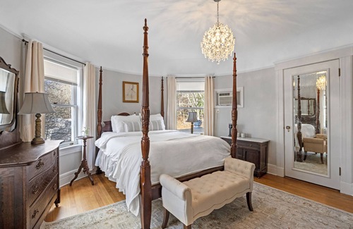 Springfield Hotel | The Hartness House