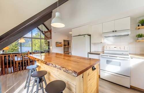 St-Adolphe-d'Howard Ski Chalet | The Haven of the Lake | Lakeview | Canoe & Kayak