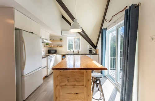 St-Adolphe-d'Howard Ski Chalet | The Haven of the Lake | Lakeview | Canoe & Kayak