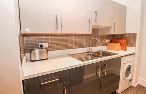 Buxton Cottage | THE HAVEN, character holiday cottage, with a garden in Buxton