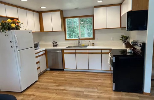 Brush Prairie House | The Haven - Private Retreat near Battle Ground