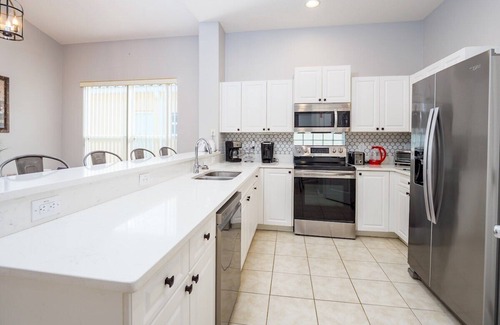 Tuscan Hills House | The Haven@Tuscan Hills, a 5 bed villa on gated community, 10 miles from Disney