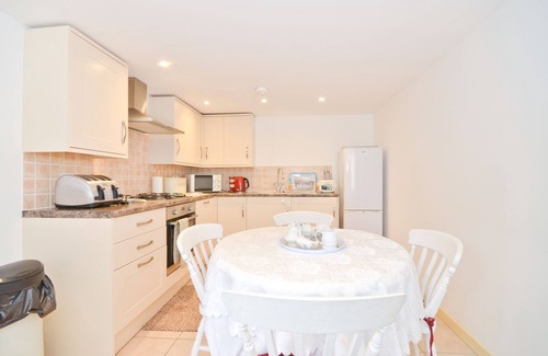 Sandown Cottage | The Hayloft, former countryside milking parlour