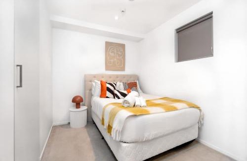 Auckland Central Business District Apartment | The Heart of City Living with Incredible City & Skytower View Nearby Queen St