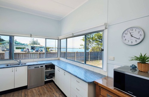 Harrington House | The heart of town at your finger tips, perfect for the boat and family