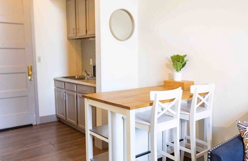 Kansas City Apartment | The Heart of Westport Suite - WALK to BBQ