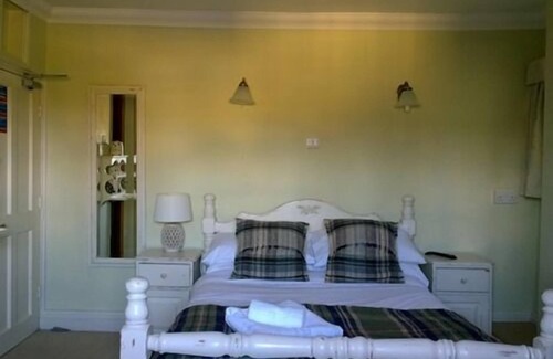 East Coker Hotel | The Helyar Arms