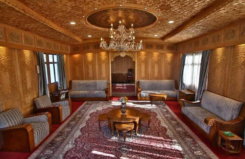 Dal Lake Hotel | The Heritage Group Of Houseboats
