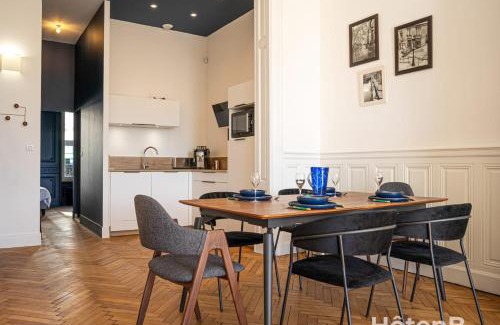 Limoges House | The "Heritage" Heart of Limoges Parking AC and Private Terrace