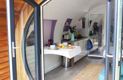 Llandovery Ski Chalet | The Heron's Tree, The Heron's Tree Riverside Stay