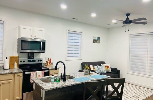 Williamsburg Apartment | The Hidden Gem – Serene Vibes in a Prime Location