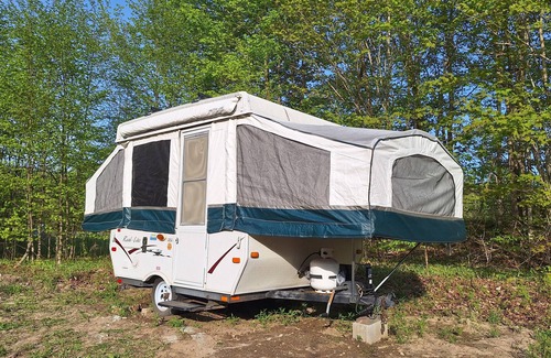 Leeds and the Thousand Islands RV Rental | The Hidden Glen Tent Camper - Pet/Family/Group friendly! Very Private!