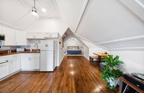 Macon Apartment | The Hidden Hideaway on College