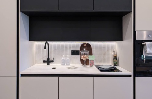 Penrith Apartment | The Hide Summary: The