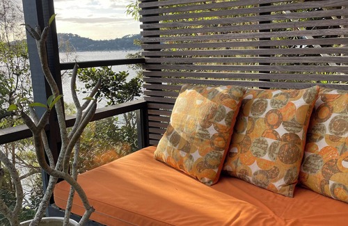 Great Mackerel Beach House | The Hideaway Beach House perched on the headland of Great Mackerel Beach