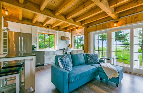 East Sandwich House | The Hideaway: Creekfront & Private Beach