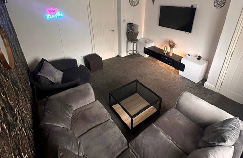 Bradford House | The Hideaway home by elegant apartments