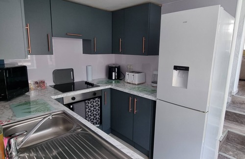 Southport Apartment | The Hideaway ll/private garden/Quiet/Central