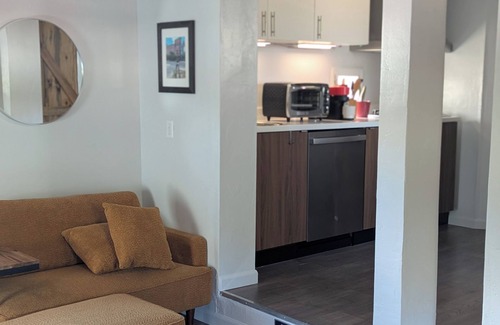 West University Apartment | The Hideaway on 4th