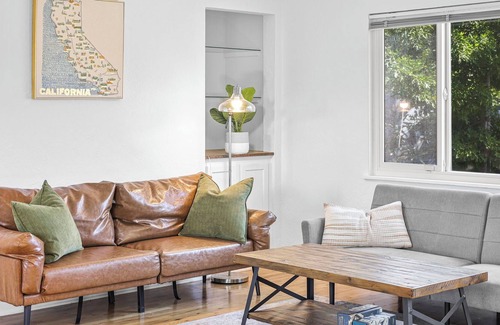 Sunset House | { The Hideout } mid-century vibes ✨