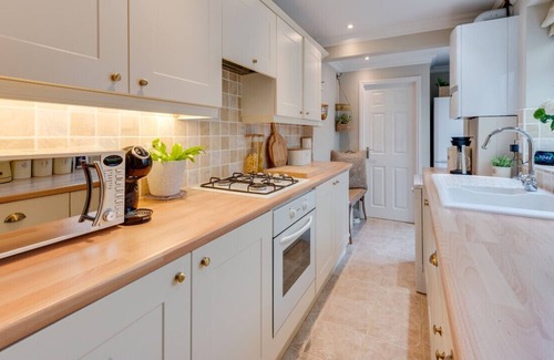 Beccles House | The Hideout - Three Bedroom House, Sleeps 5