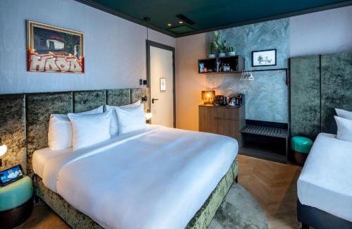 Burgwallen Nieuwe Zijde Hotel | The Highlander Amsterdam