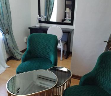 Newcastle House | The Hills Guest House
