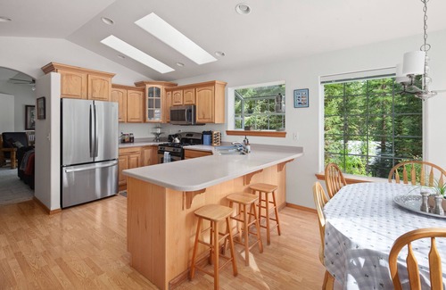 Martin City House | The Hillside House located 8 miles from west entrance to Glacier National Park